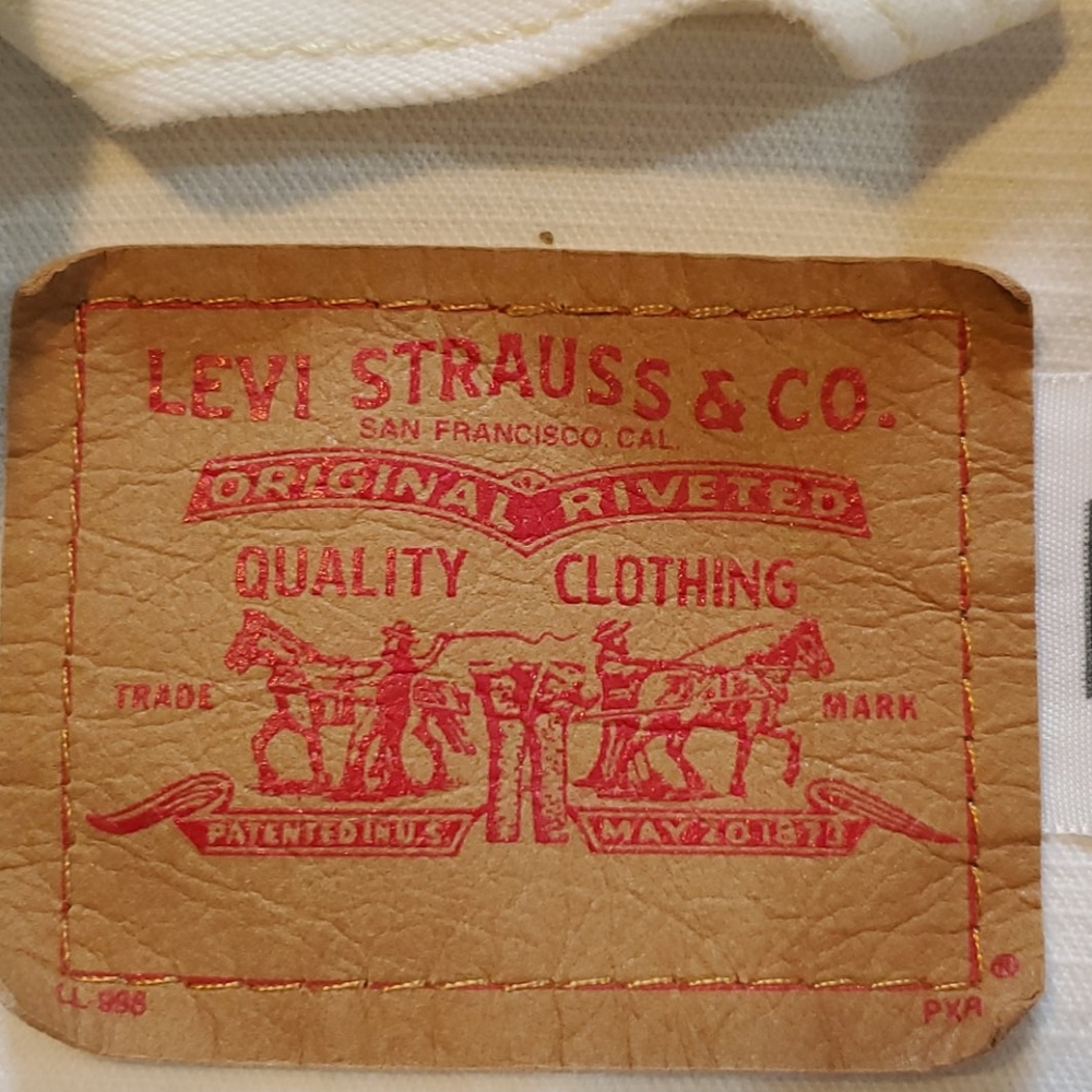 Levi's white denim jacket Junior's large - Picture 6 of 8